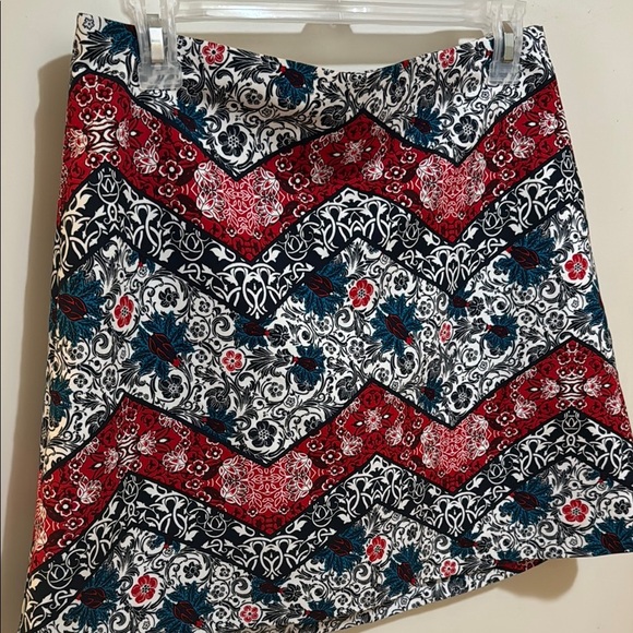 NWT Express Floral Paisley Blue & Red A line Skirt size 10! - Picture 5 of 8